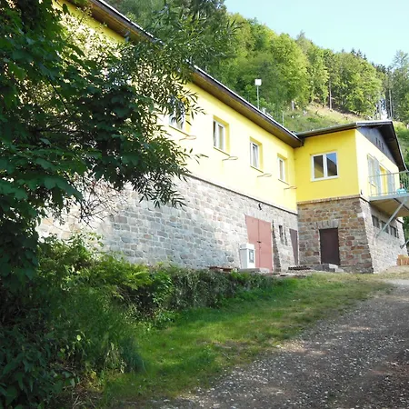 House On The Hill * Nedvedice
